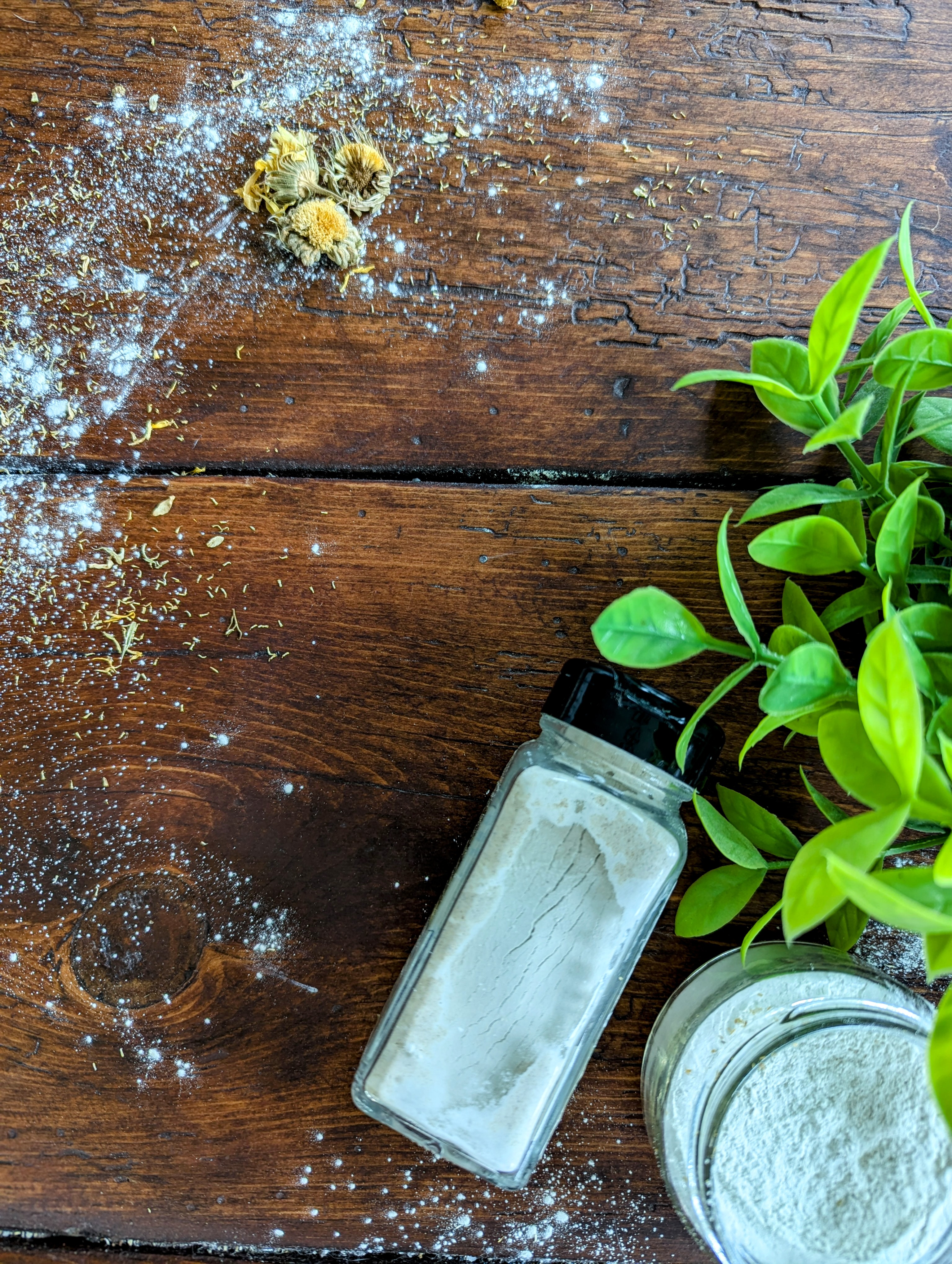 Homemade Baby Powder (3 Natural  Recipes)