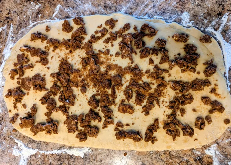 sourdough discard cinnamon rolls before rolling